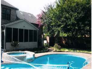 500554pool.jpg (90923 bytes)